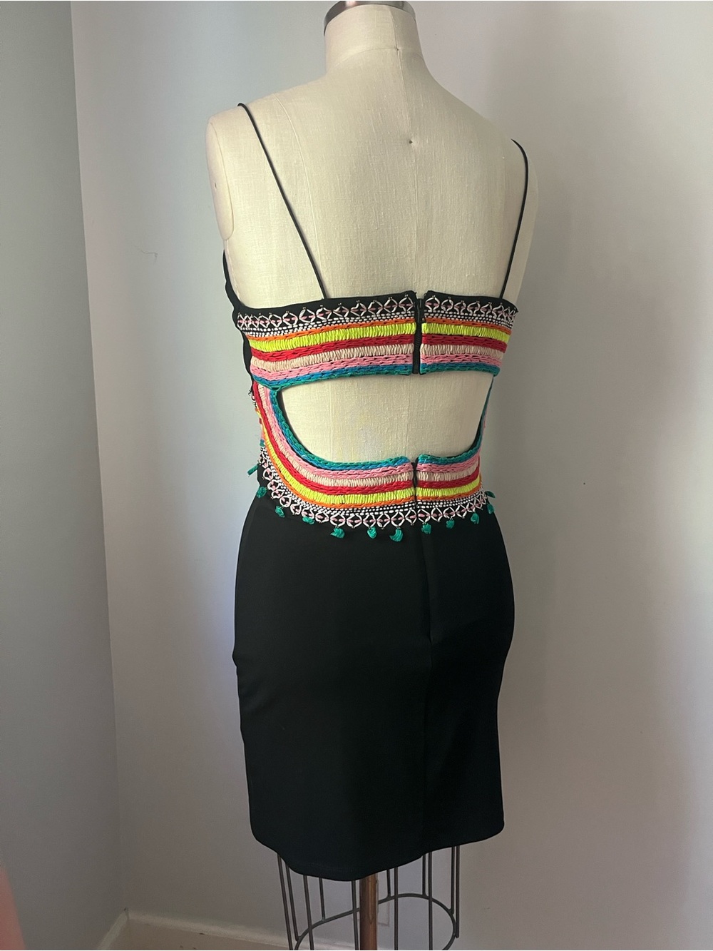 Alice + Olivia Black Mini Dress Rainbow Multicolor Embroidered Cut Out Sexy - Picture 4 of 4